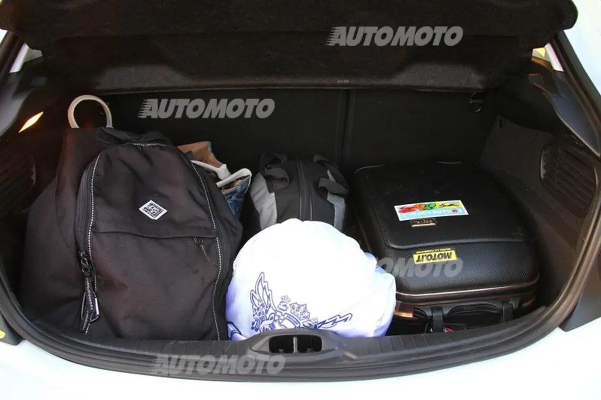 Peugeot 208 restyling (50)