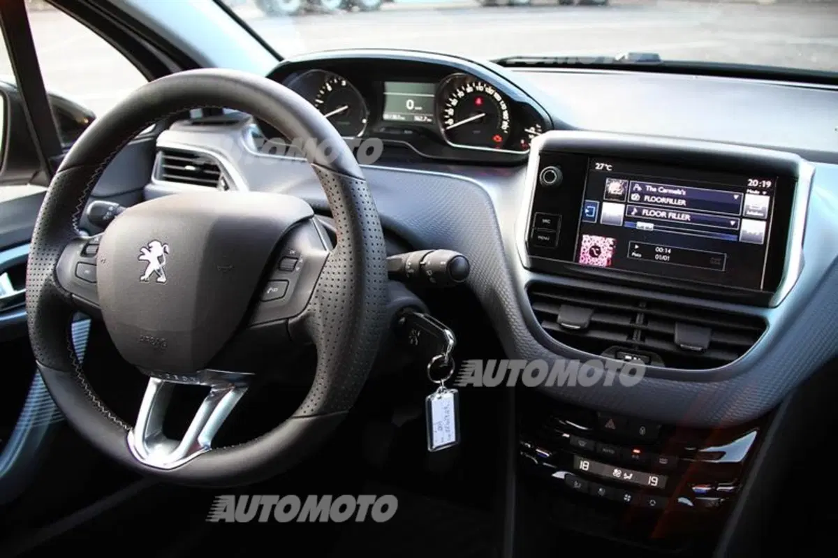 Peugeot 208 restyling (54)