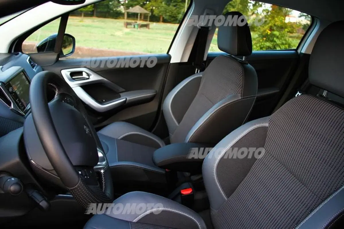 Peugeot 208 restyling (58)