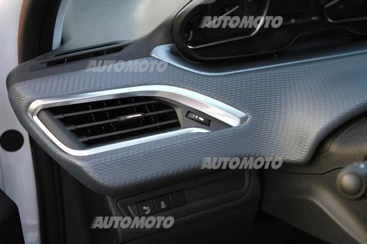 Peugeot 208 restyling (60)