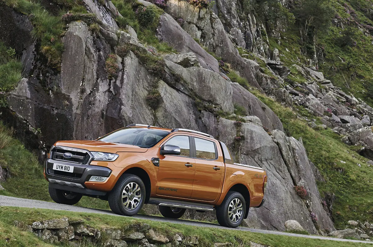 Ford Ranger facelift pronto per la sfida europea (14)