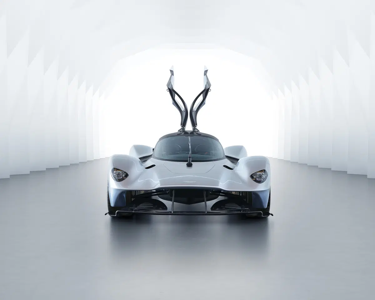 Aston Martin Valkyrie, ecco la versione definitiva (al 95%)