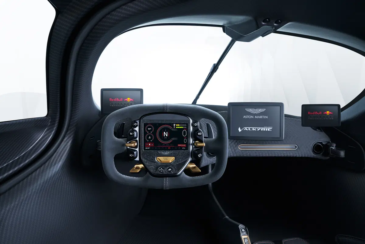 Aston Martin Valkyrie, ecco la versione definitiva (al 95%) (3)
