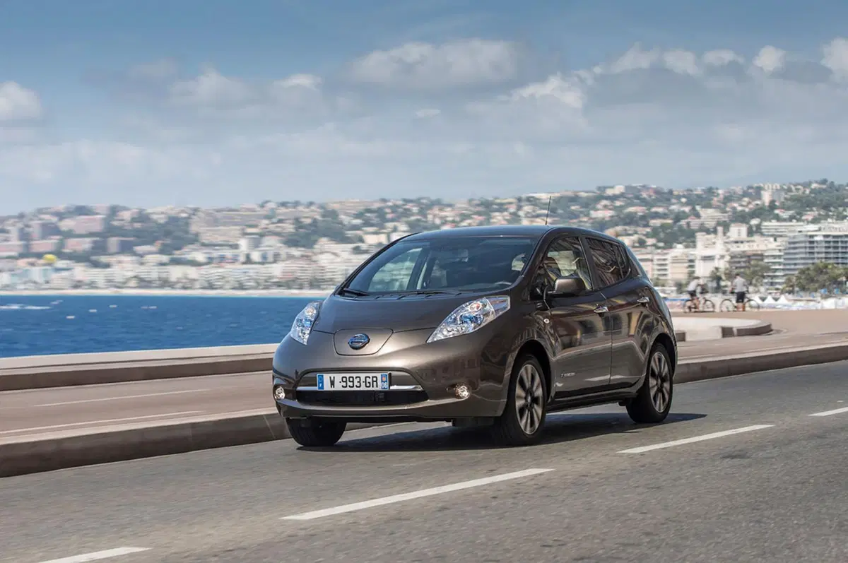 Nissan Leaf my 2016: aumentata l'autonomia (4)