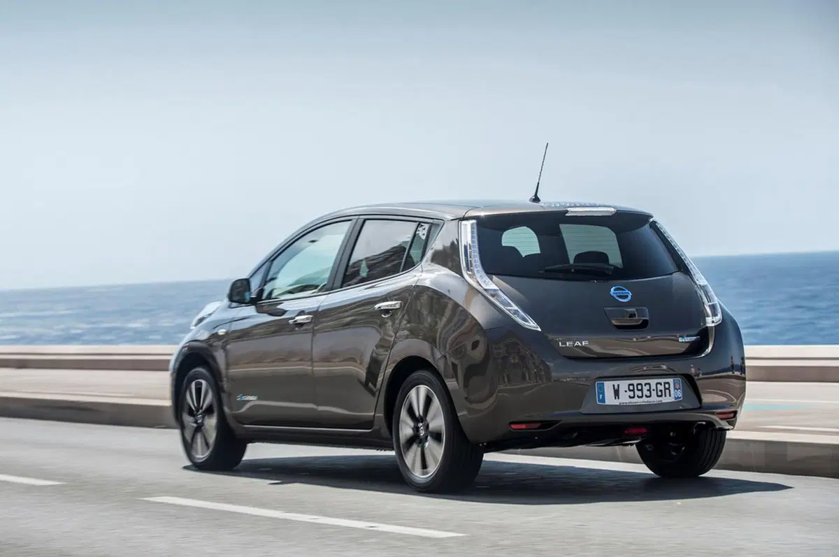 Nissan Leaf my 2016: aumentata l'autonomia (10)