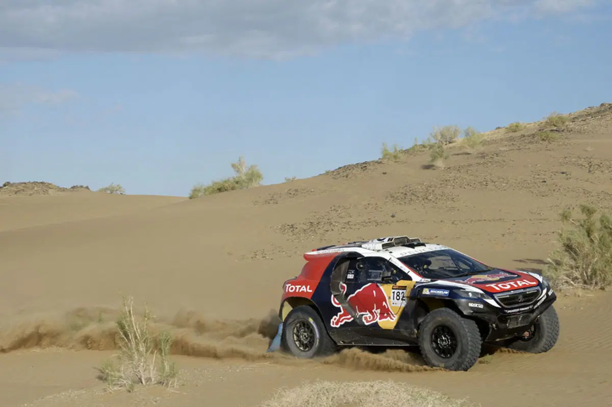 Peterhansel e Peugeot 2008 DKR conquistano la Cina (4)