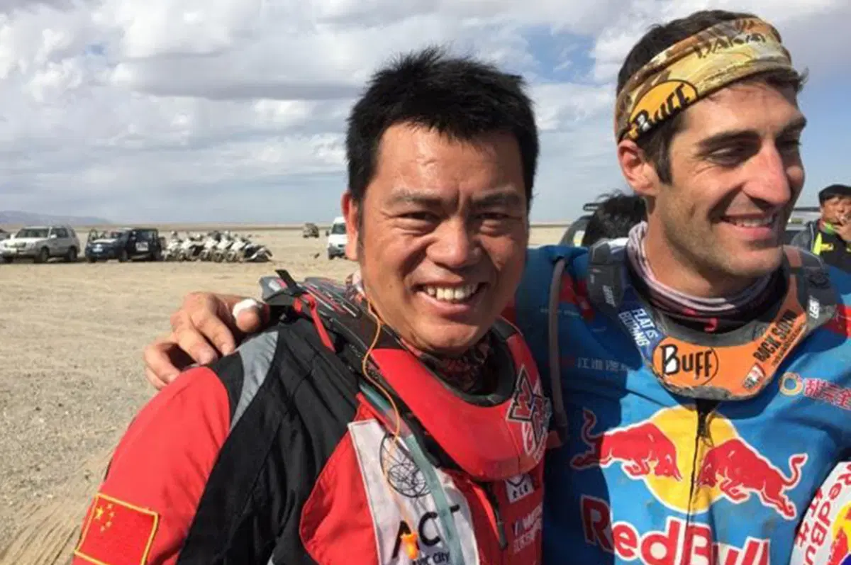 Peterhansel e Peugeot 2008 DKR conquistano la Cina (5)