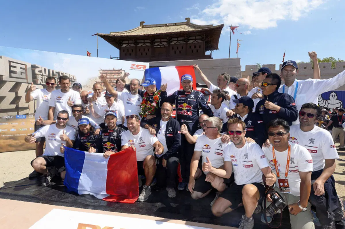 Peterhansel e Peugeot 2008 DKR conquistano la Cina (7)