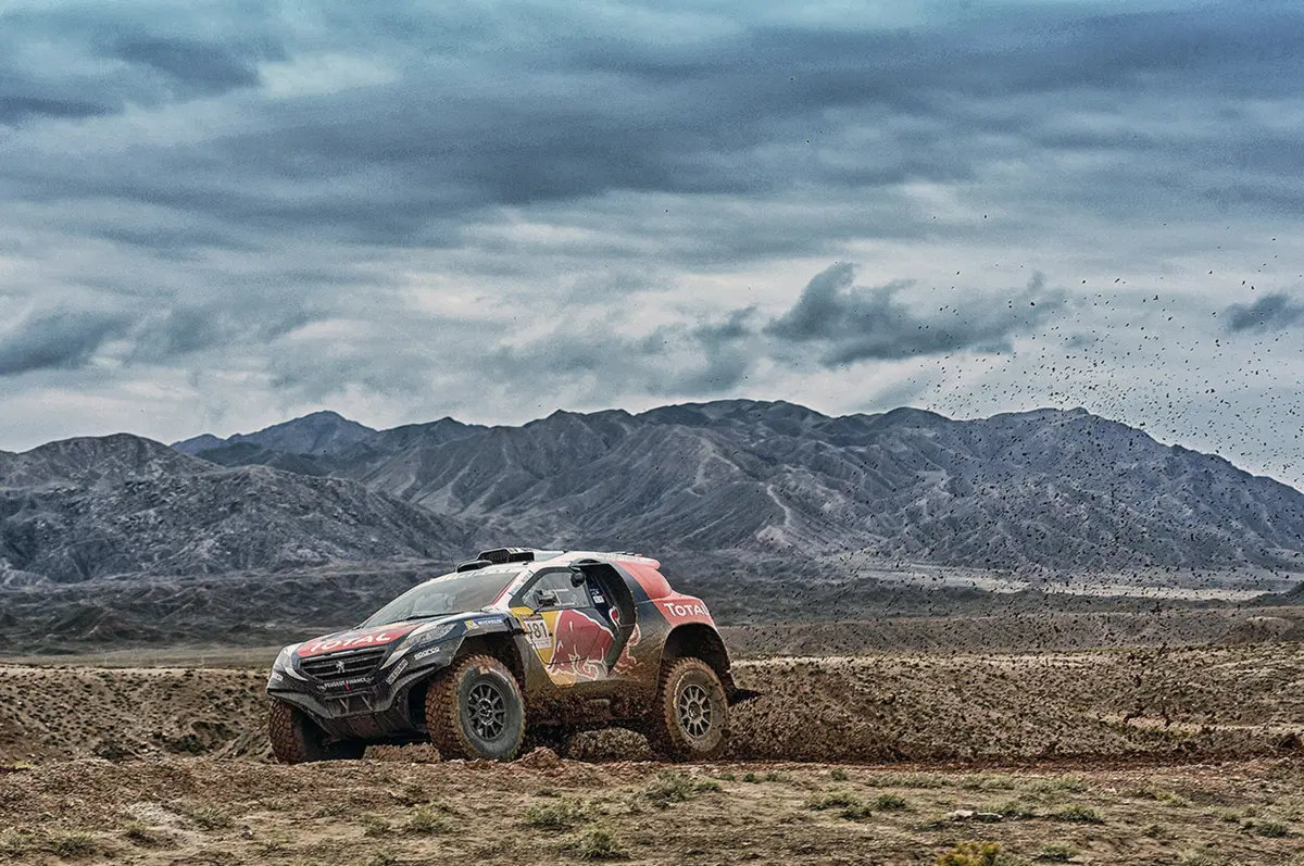 Peterhansel e Peugeot 2008 DKR conquistano la Cina (8)