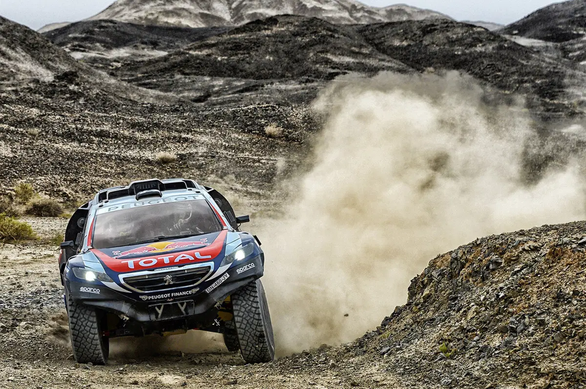 Peterhansel e Peugeot 2008 DKR conquistano la Cina (9)