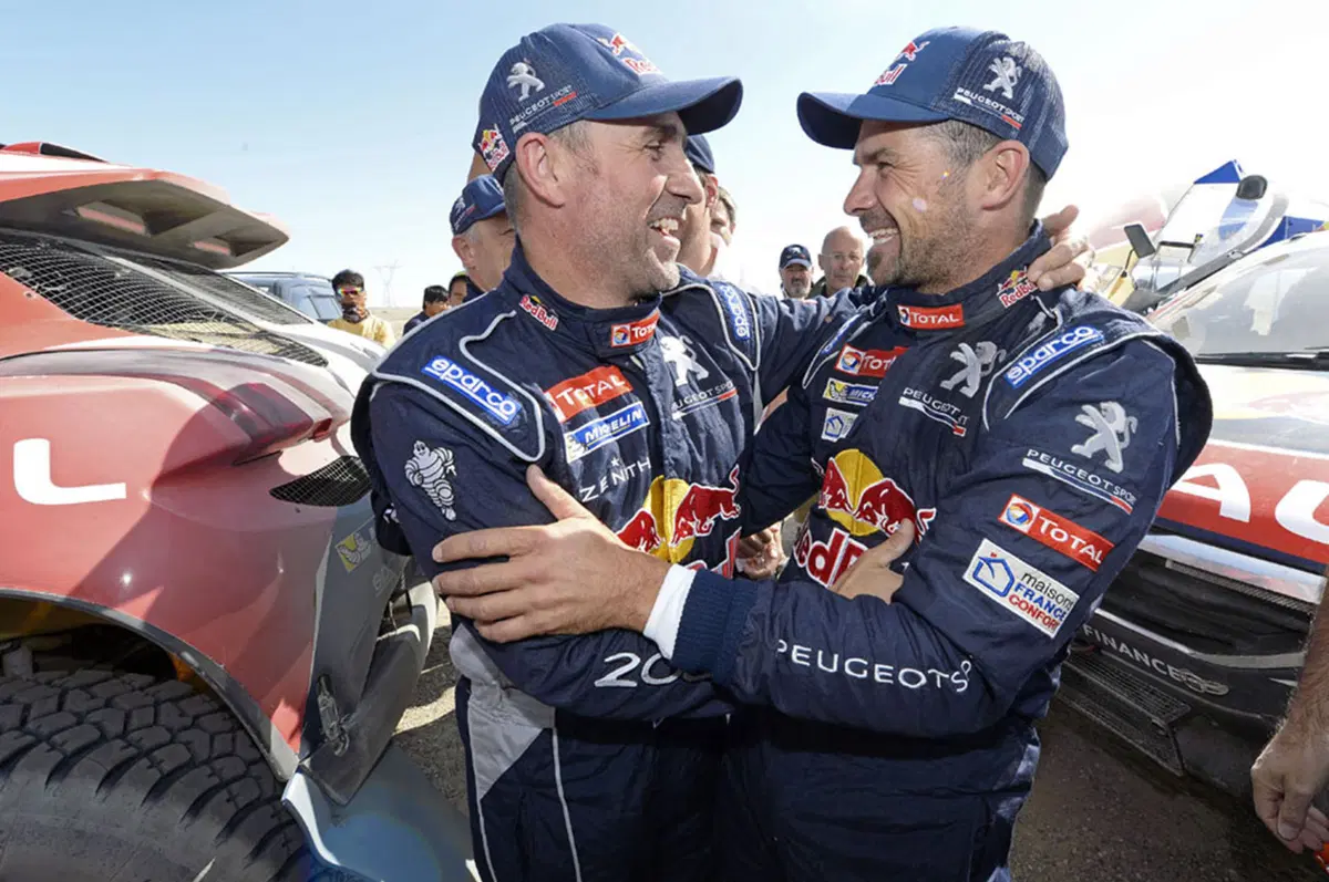 Peterhansel e Peugeot 2008 DKR conquistano la Cina (13)