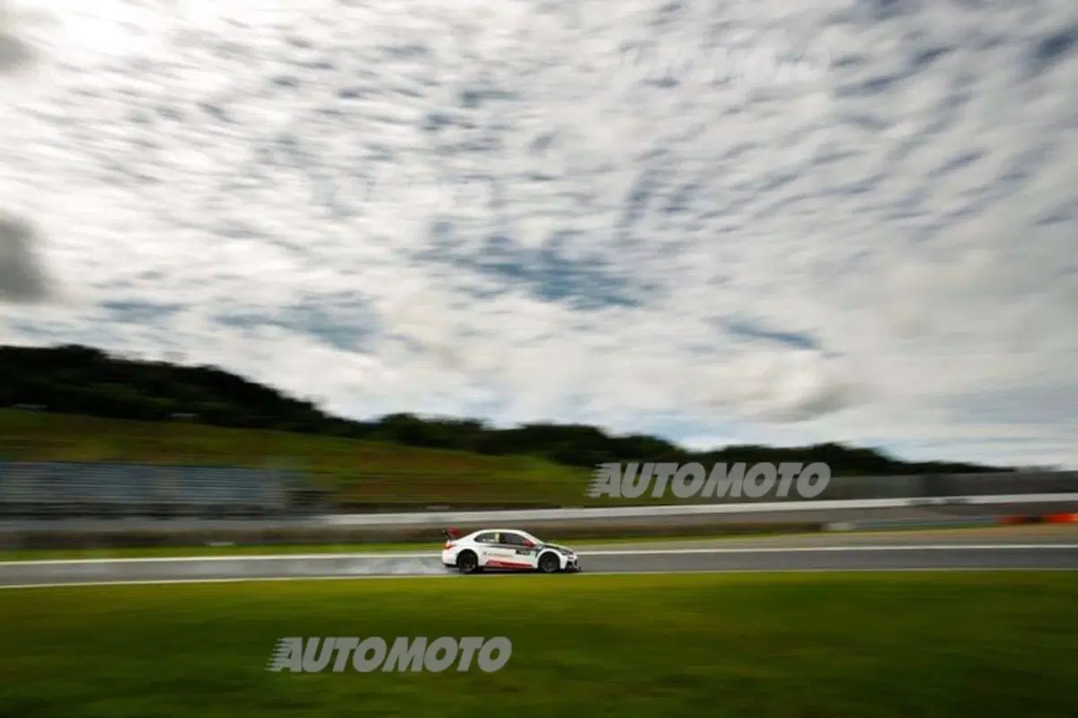 WTCC 2015, qualifiche Giappone: pole per Michelisz (6)