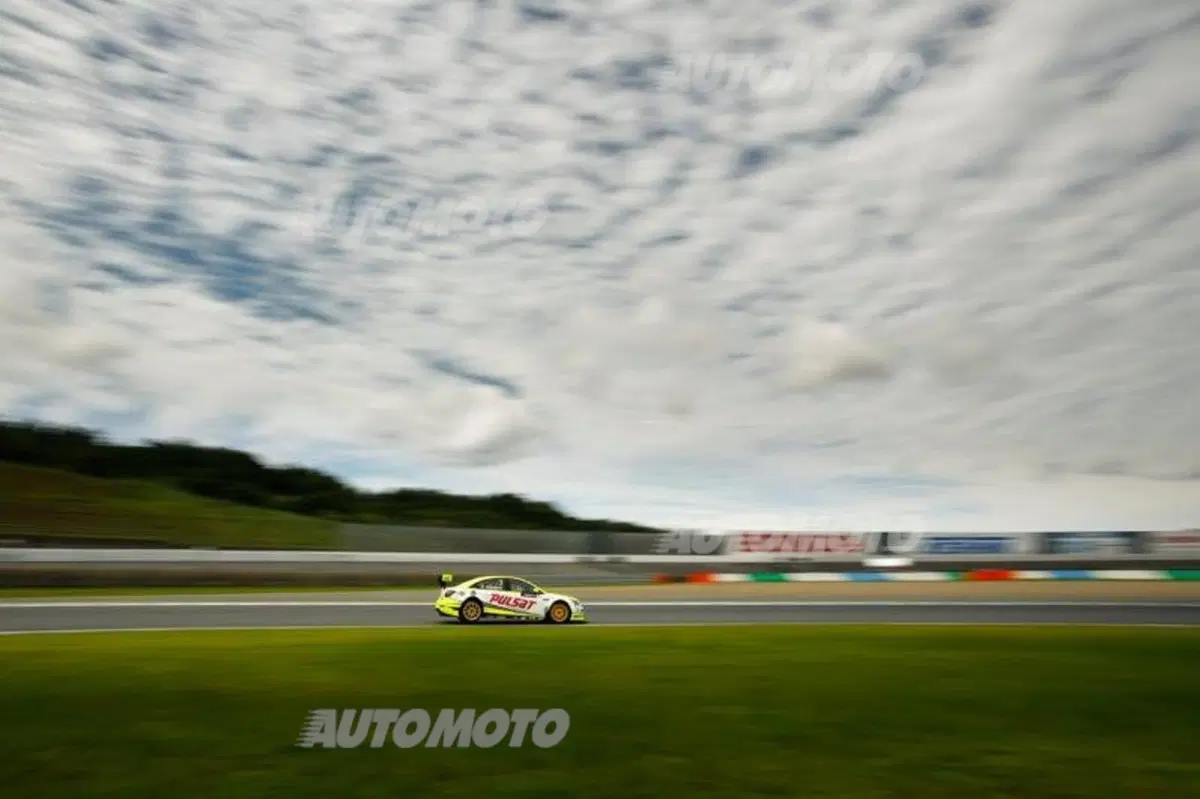 WTCC 2015, qualifiche Giappone: pole per Michelisz (7)