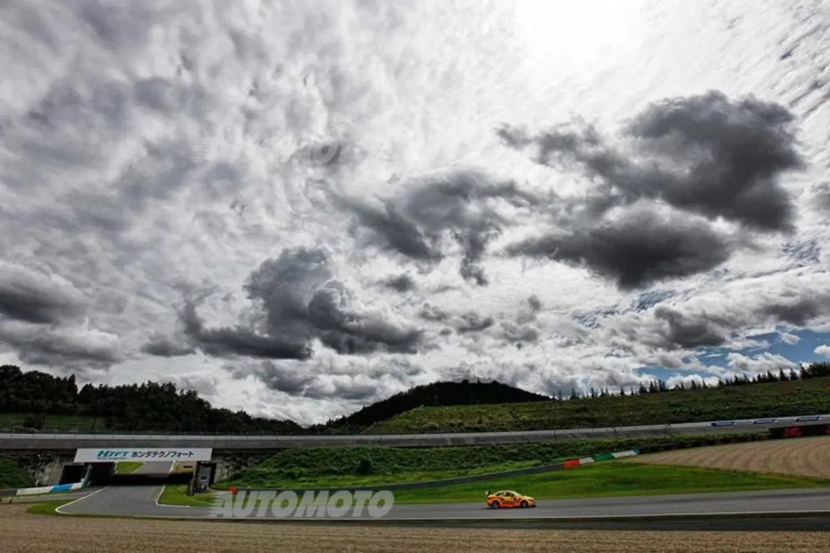 WTCC 2015, qualifiche Giappone: pole per Michelisz (14)
