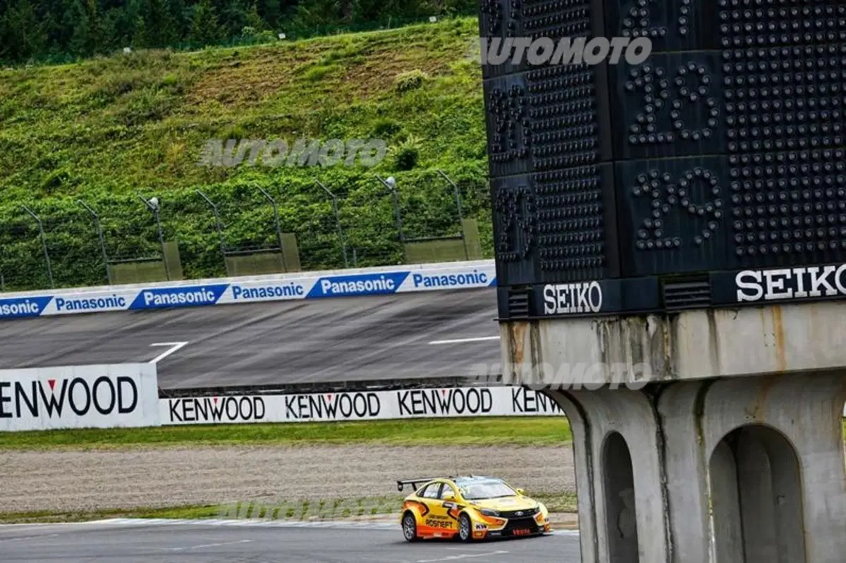 WTCC 2015, qualifiche Giappone: pole per Michelisz (15)