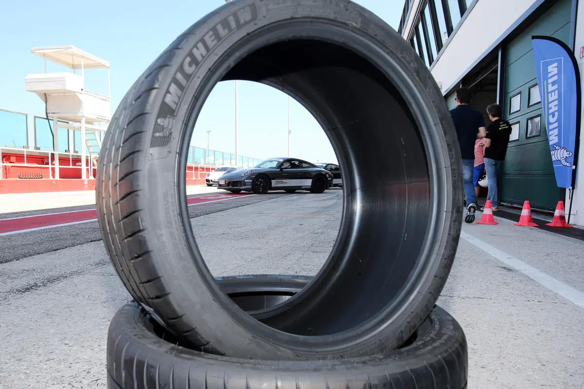 Porsche 911 GTS e Michelin Pilot Sport, in pista a Misano  (12)