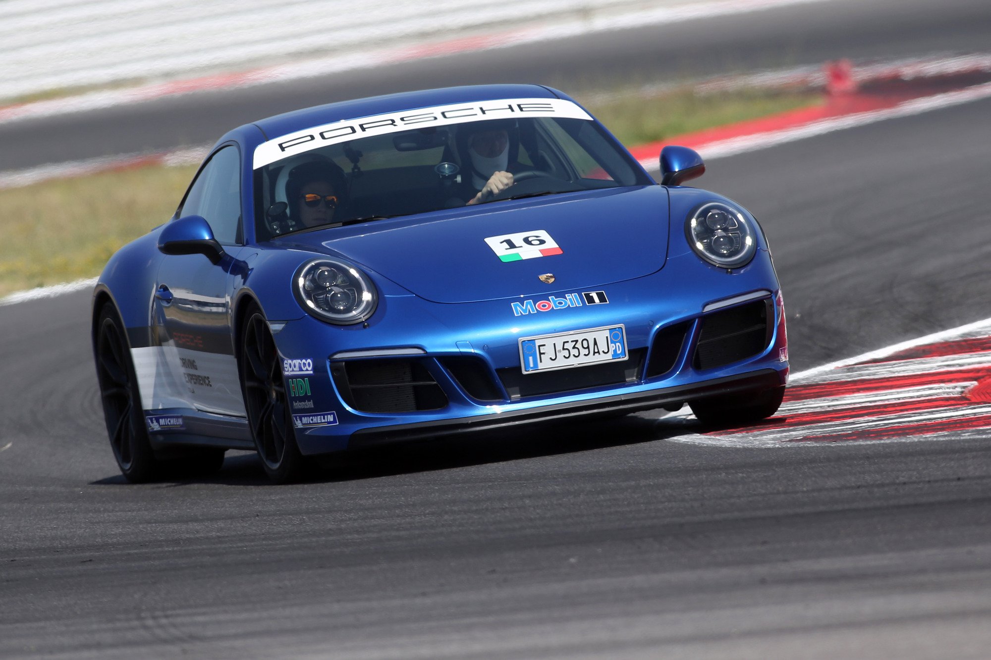 Porsche 911 GTS e Michelin Pilot Sport, in pista a Misano [Video] 