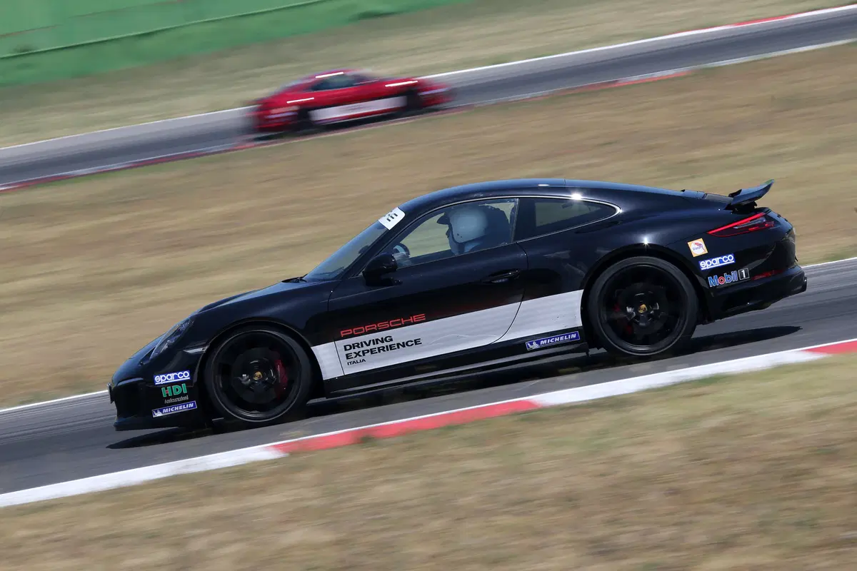 Porsche 911 GTS e Michelin Pilot Sport, in pista a Misano  (7)