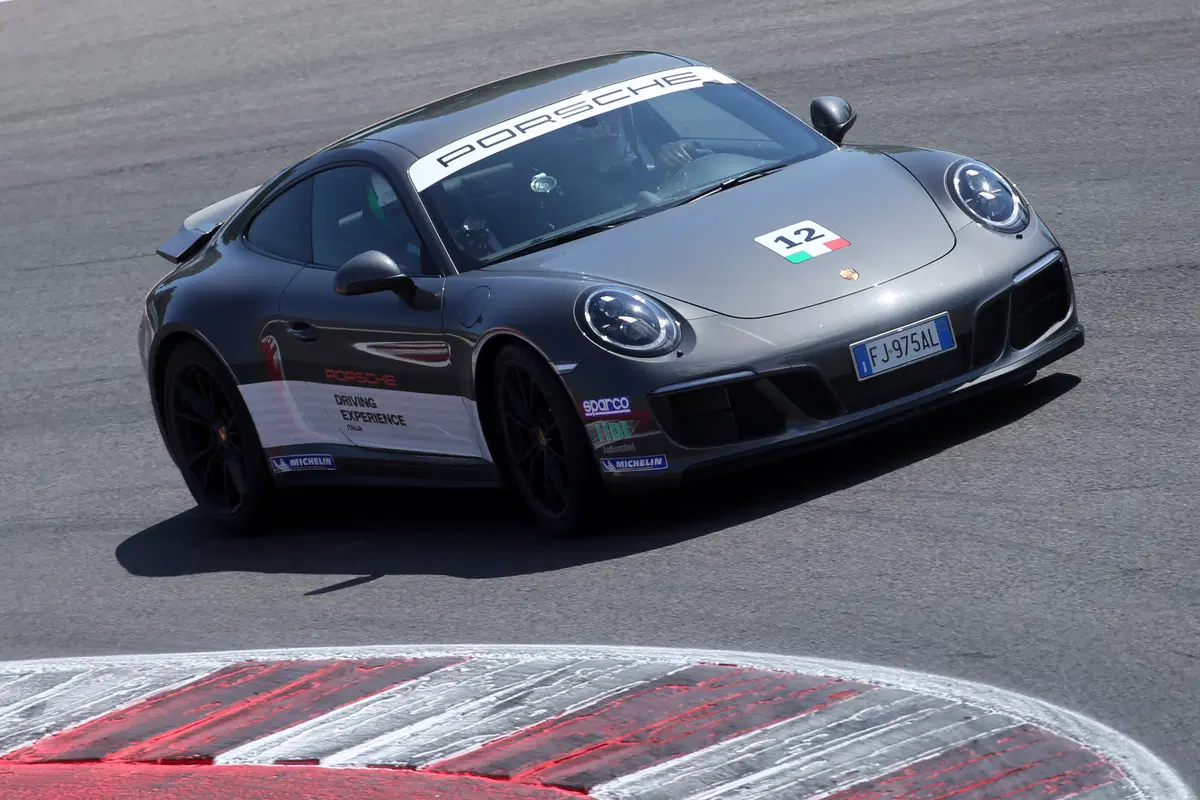 Porsche 911 GTS e Michelin Pilot Sport, in pista a Misano  (4)