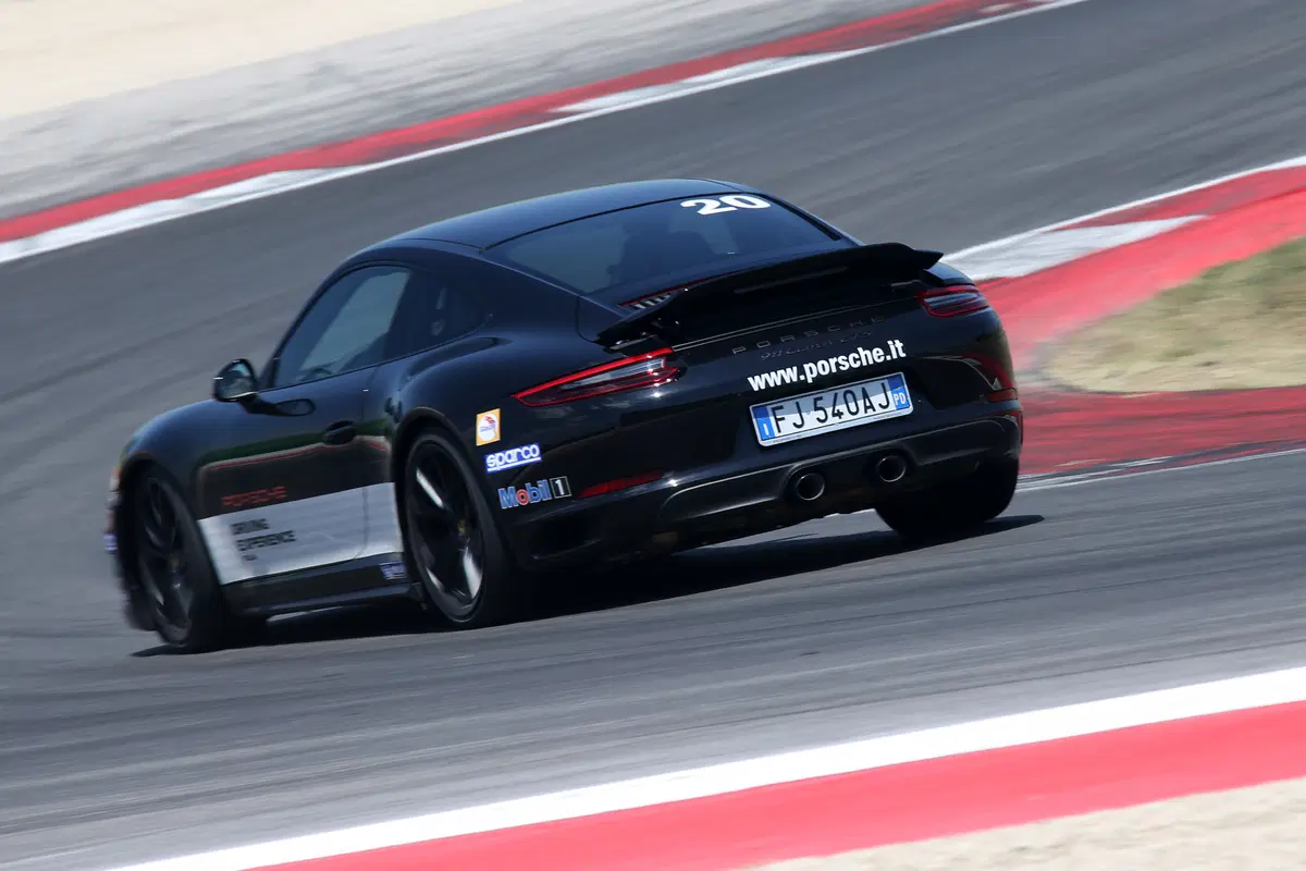 Porsche 911 GTS e Michelin Pilot Sport, in pista a Misano  (8)