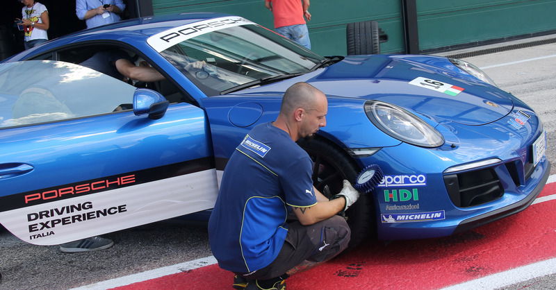 Porsche 911 GTS e Michelin Pilot Sport, in pista a Misano [Video] 