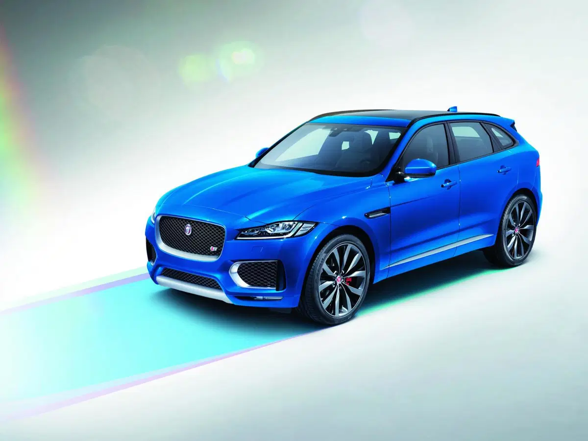 Jaguar F-Pace: lanciata la sfida a Porsche Macan (3)