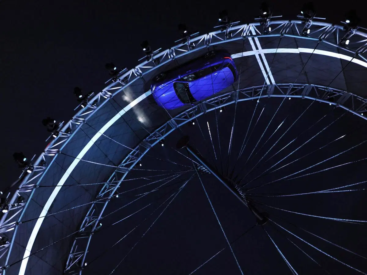 Jaguar F-Pace: lanciata la sfida a Porsche Macan (10)