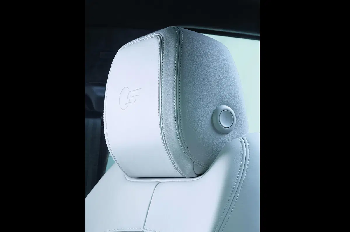 Jaguar F-Pace: lanciata la sfida a Porsche Macan (41)