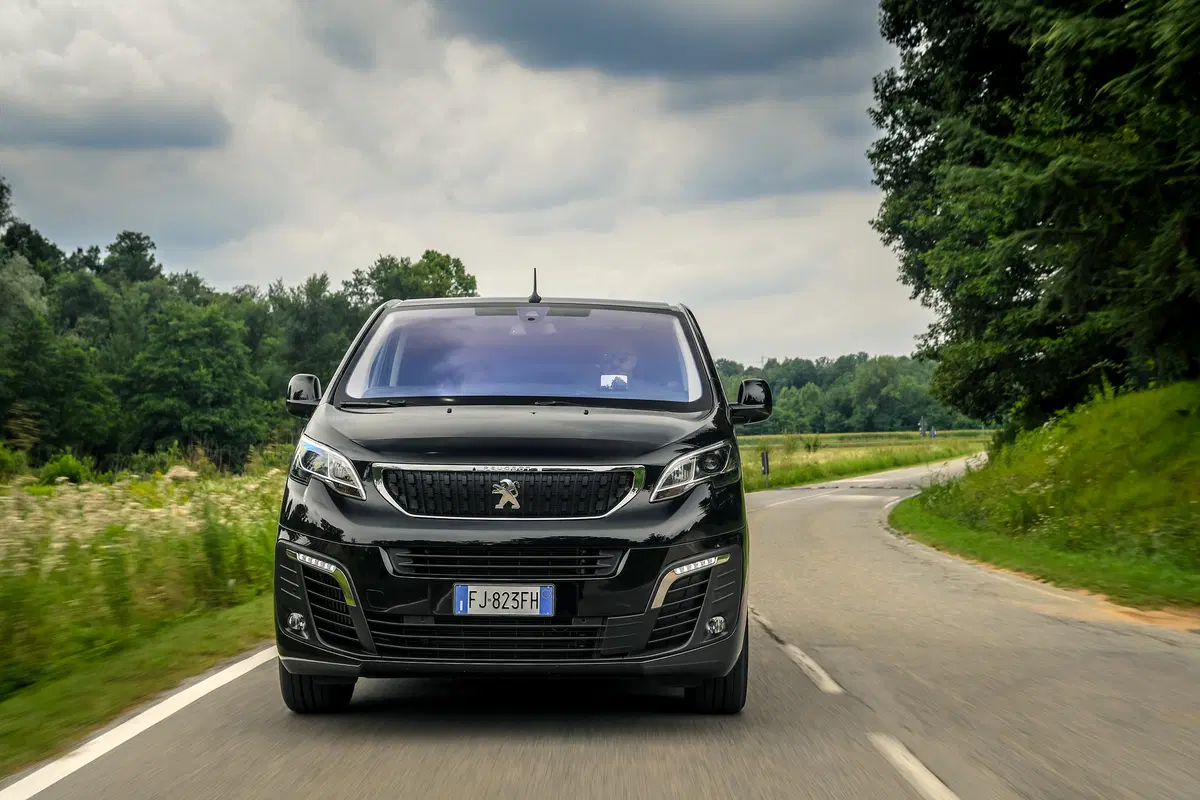 Peugeot Traveller: moderno e funzionale [Video Primo Test] (3)