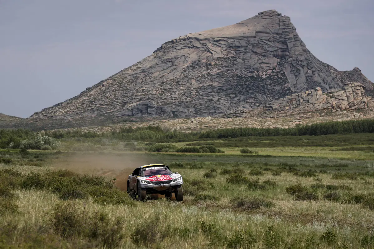 Silk Way Rally 2017. Loeb (Peugeot) “primissimo” a metà strada (7)