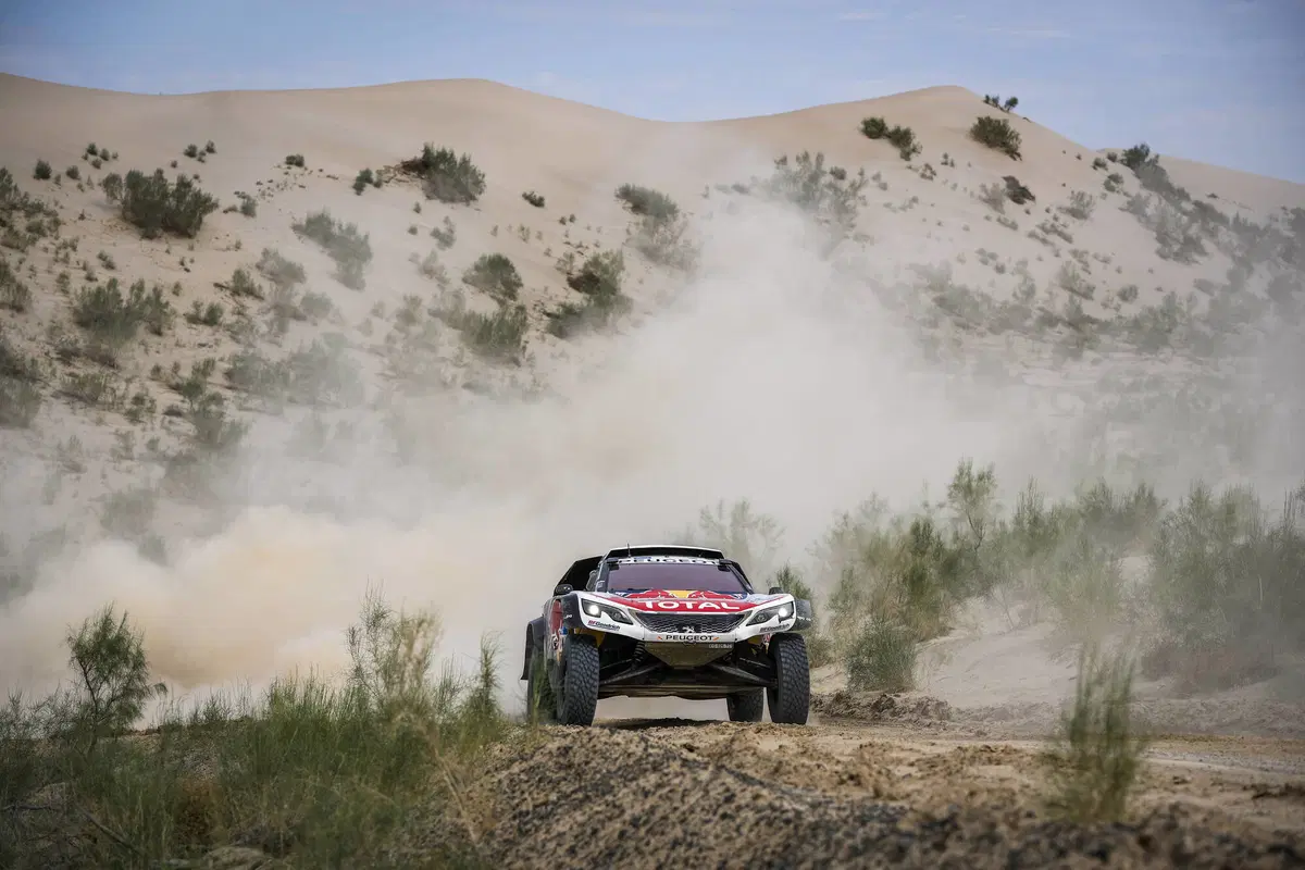 Silk Way Rally 2017. Loeb (Peugeot) “primissimo” a metà strada (11)