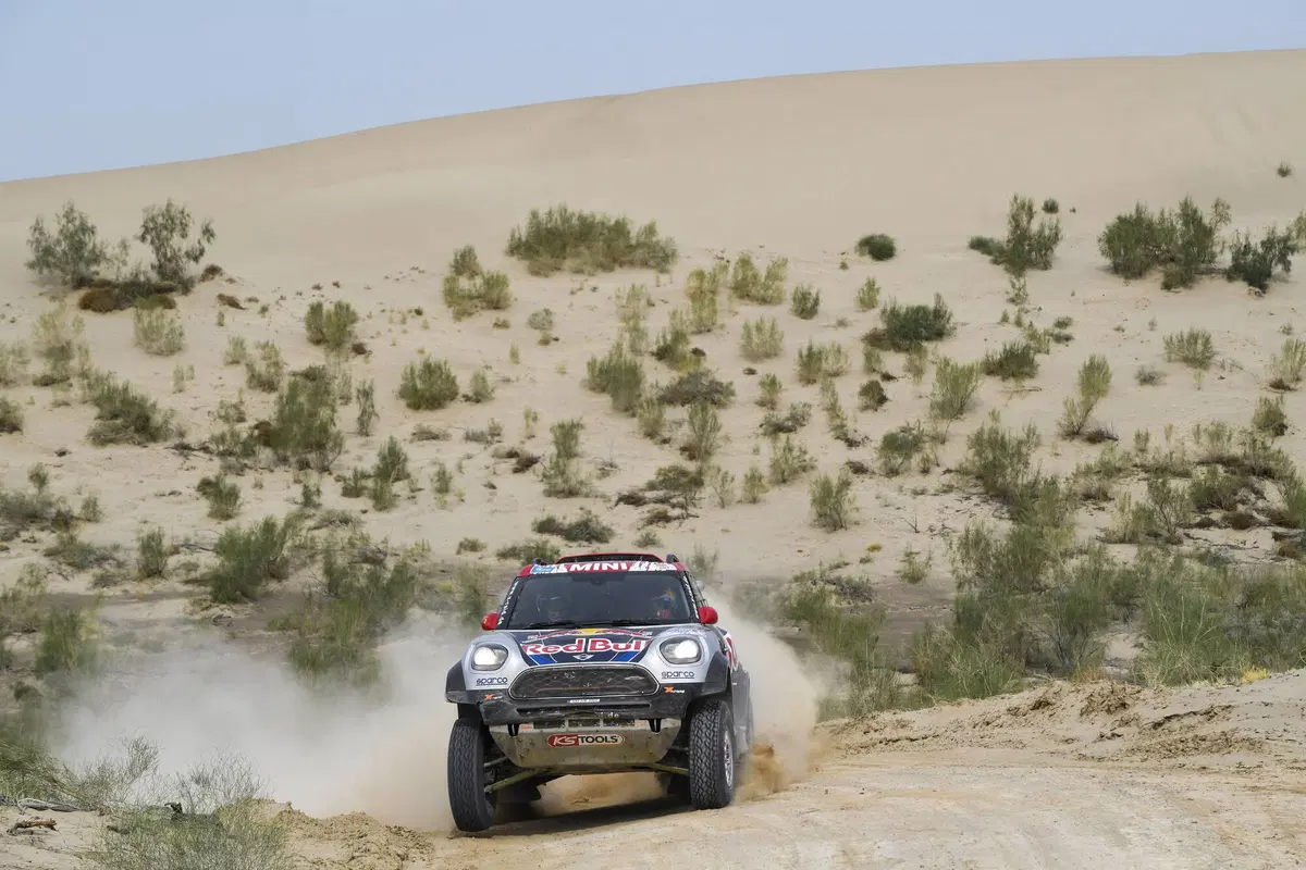 Silk Way Rally 2017. Loeb (Peugeot) “primissimo” a metà strada (13)