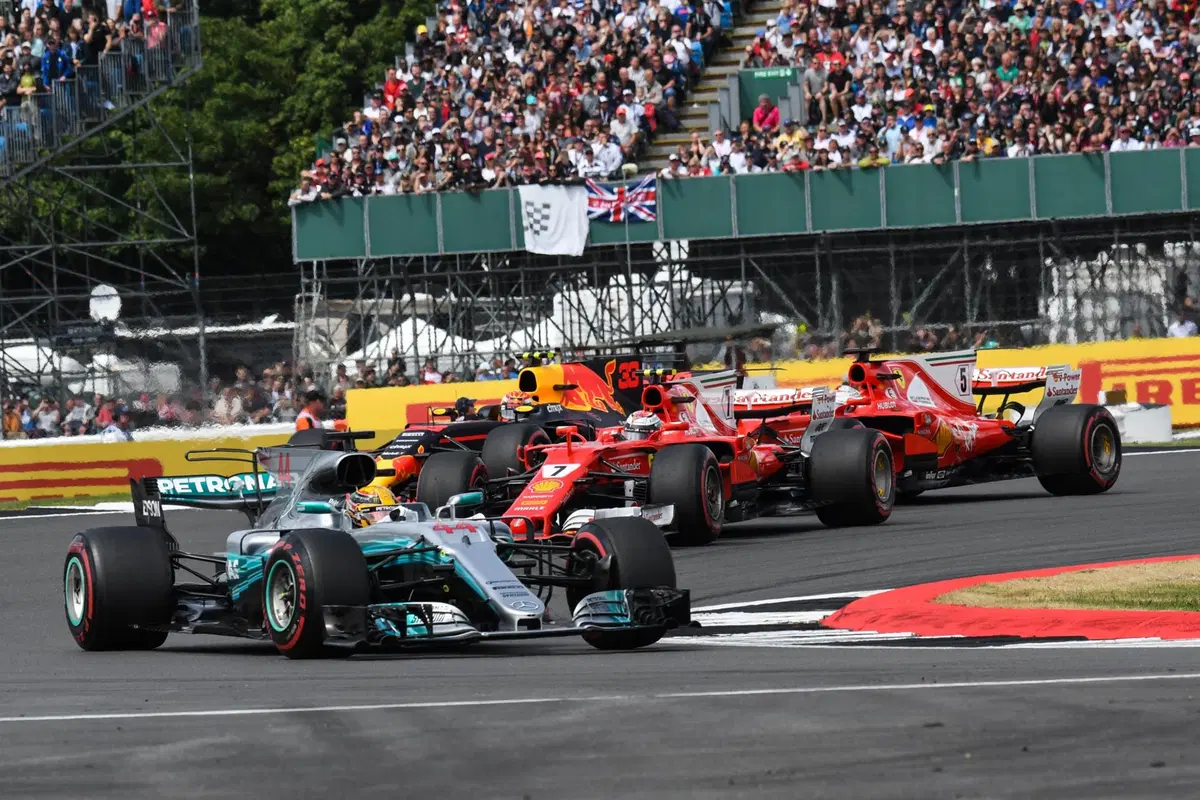 F1, GP Silverstone 2017: vince Hamilton. Terzo Raikkonen (9)