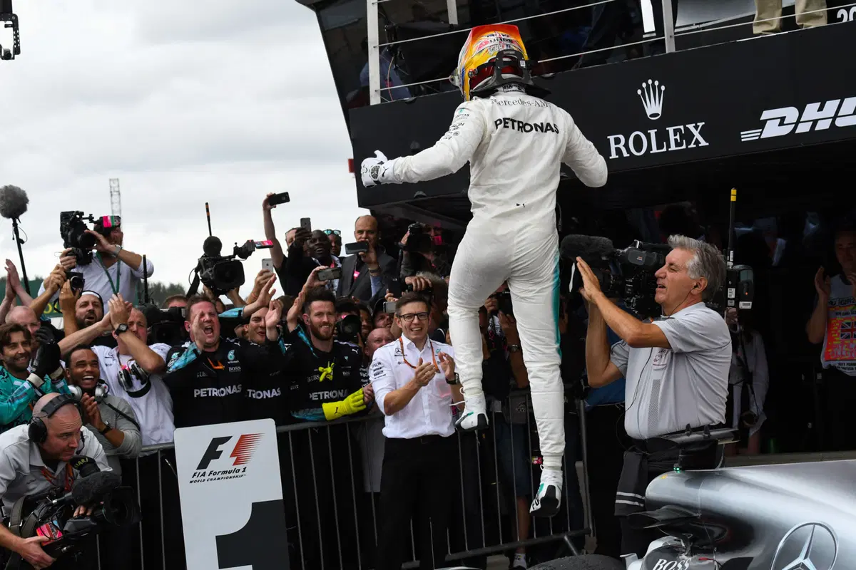 F1, GP Silverstone 2017: vince Hamilton. Terzo Raikkonen (38)