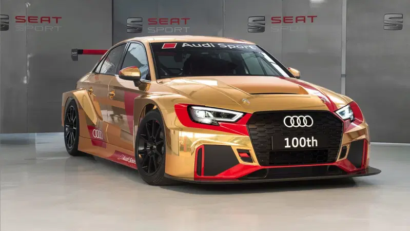 Una Audi RS3 LMS tutta d'oro