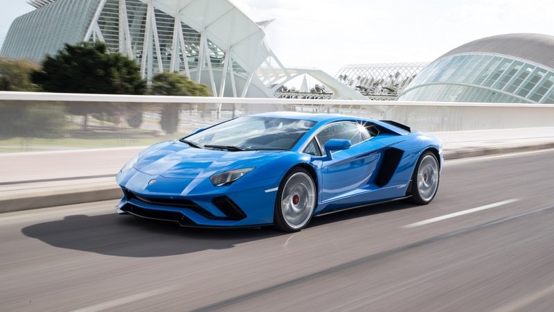 Lamborghini, vendite in crescita nel primo semestre 2017