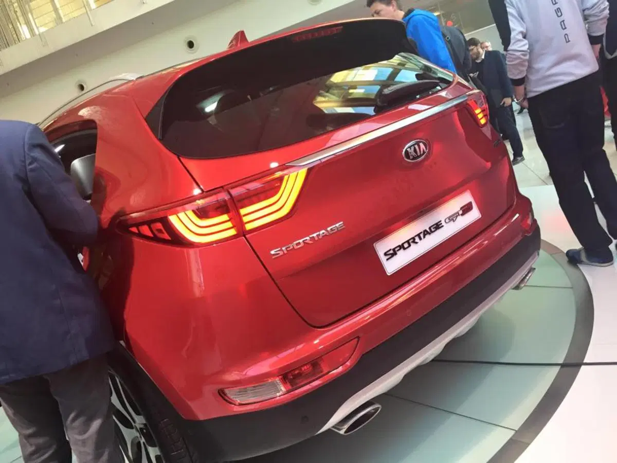 Kia Sportage: eccola al Salone di Francoforte 2015 [VIDEO] (8)