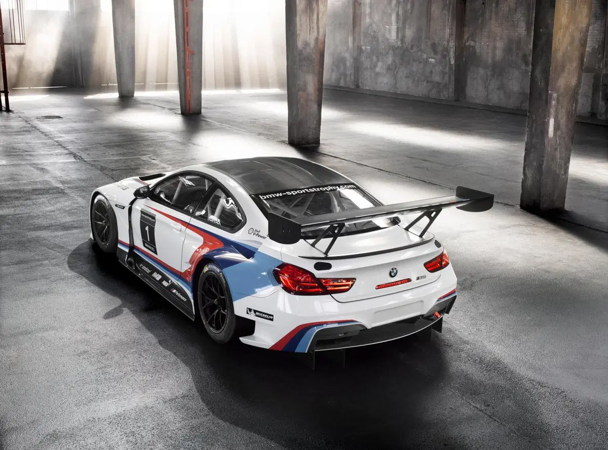 BMW: M6 GT3 e Coupé Competition Edition per stupire (22)