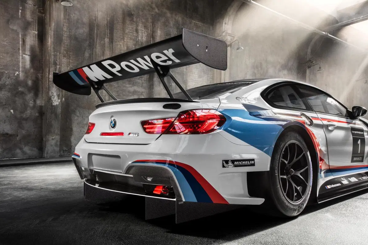 BMW: M6 GT3 e Coupé Competition Edition per stupire (35)