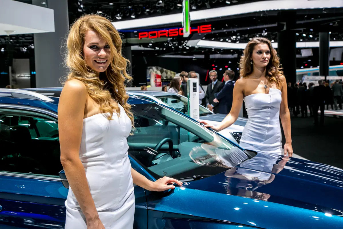 Salone di Francoforte 2015: ecco le ragazze più belle! (22)