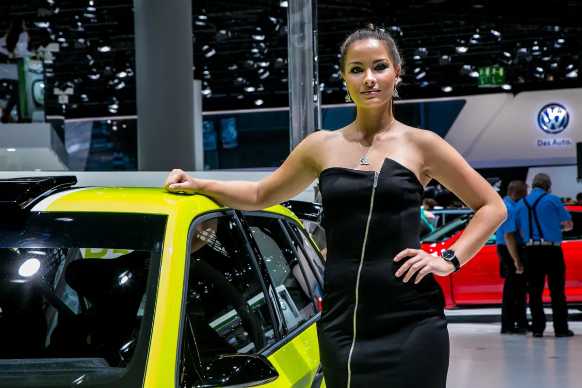 Salone di Francoforte 2015: ecco le ragazze più belle! (41)