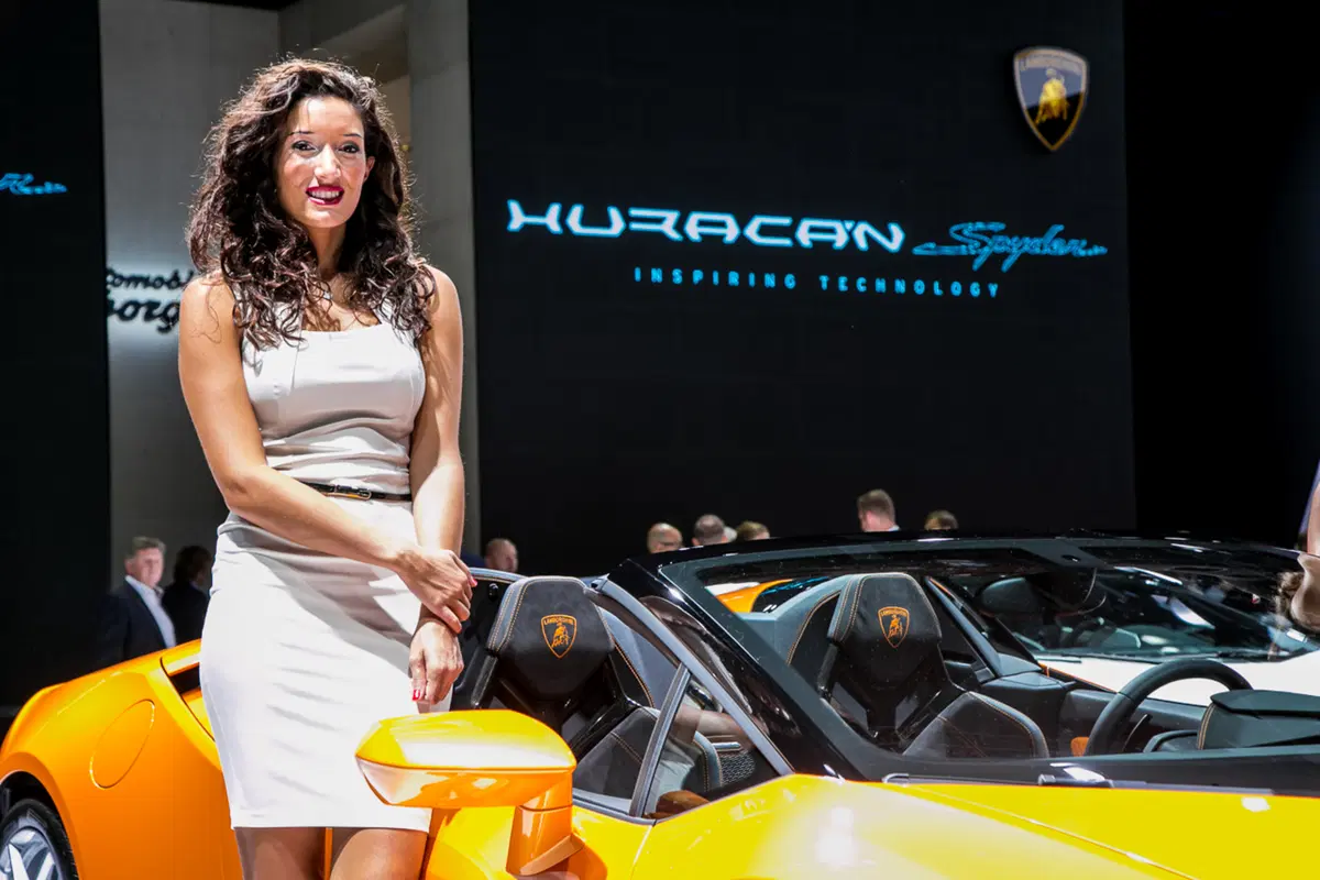 Salone di Francoforte 2015: ecco le ragazze più belle! (44)