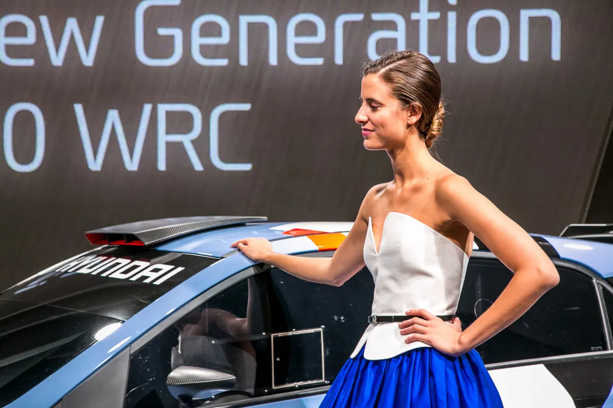 Salone di Francoforte 2015: ecco le ragazze più belle! (49)