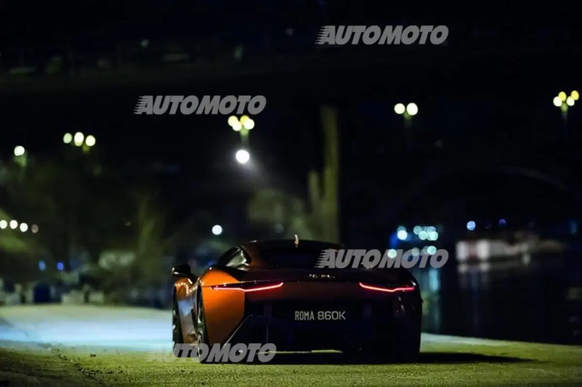 James Bond “Spectre”, ecco le Jaguar e Land Rover sul set (4)