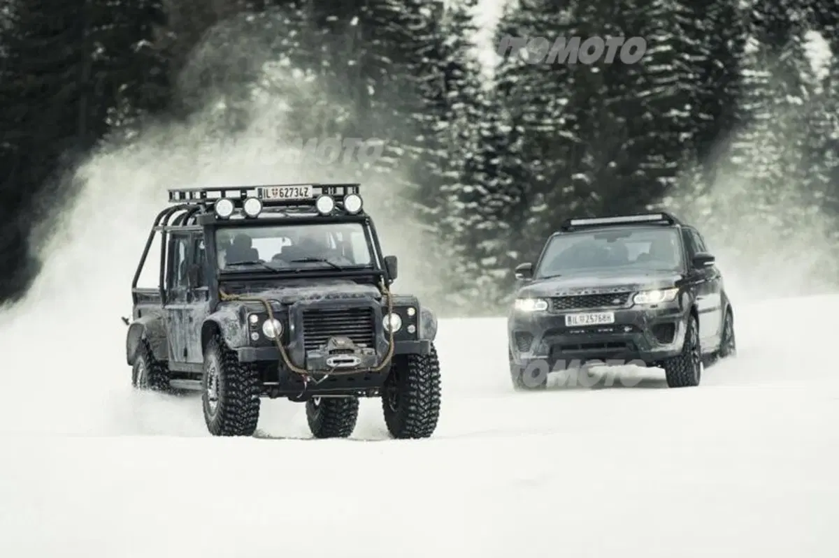 James Bond “Spectre”, ecco le Jaguar e Land Rover sul set (13)