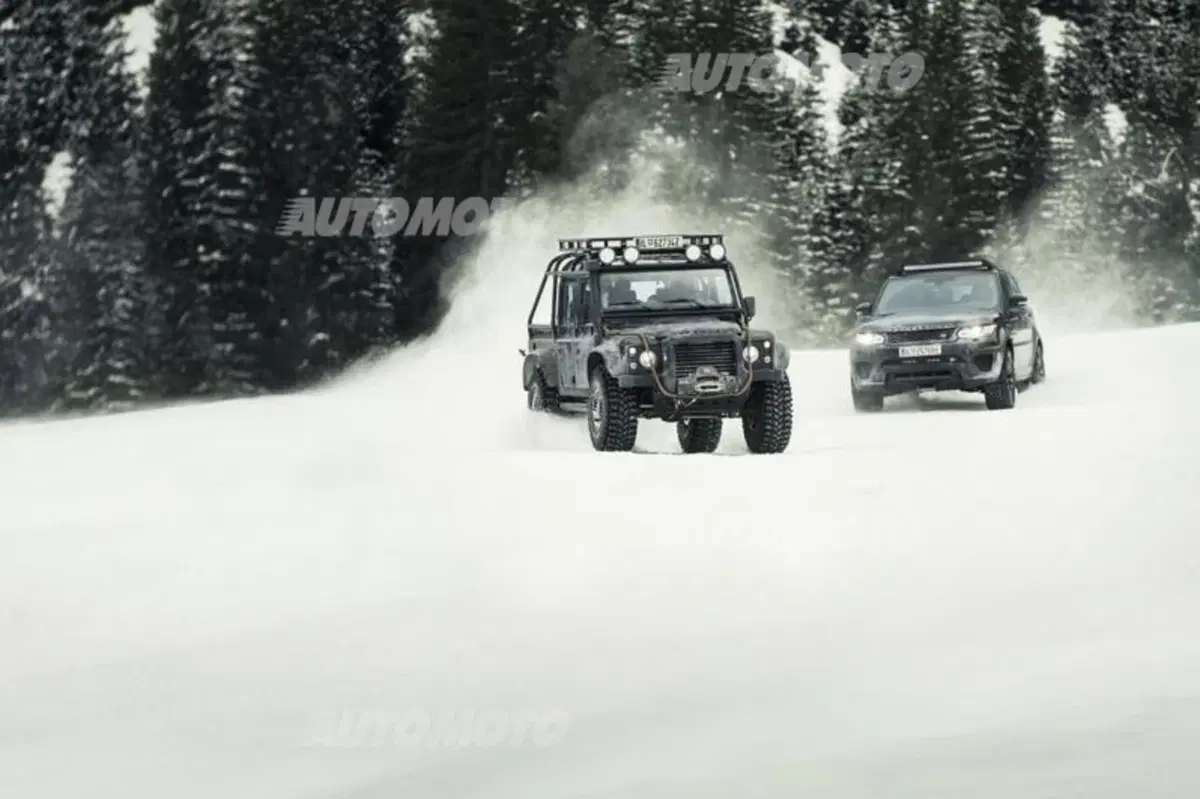 James Bond “Spectre”, ecco le Jaguar e Land Rover sul set (17)