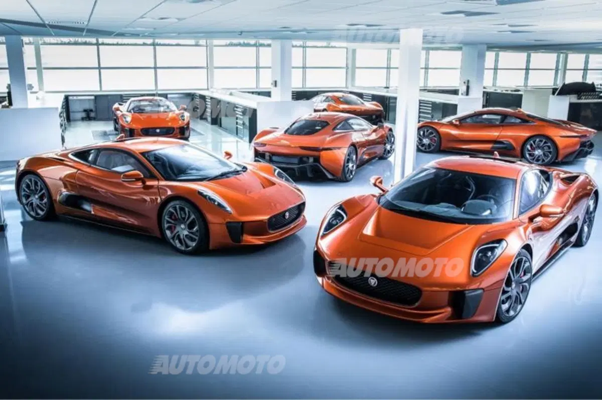 James Bond “Spectre”, ecco le Jaguar e Land Rover sul set (27)