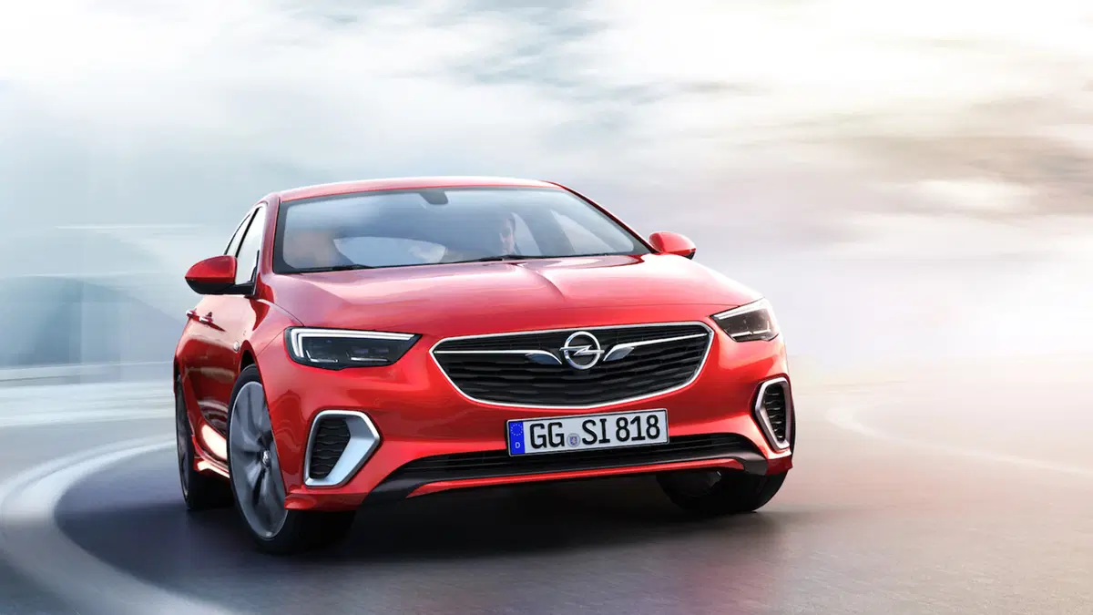 Opel Insignia GSi: 260 CV di puro divertimento