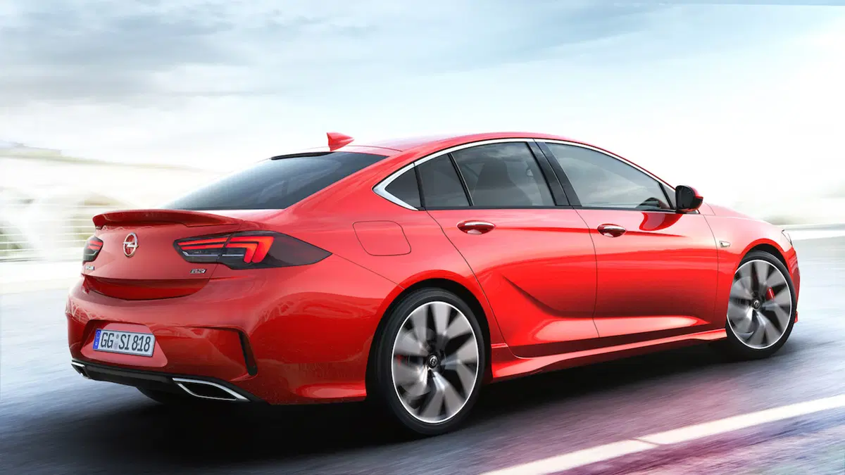 Opel Insignia GSi: 260 CV di puro divertimento (3)