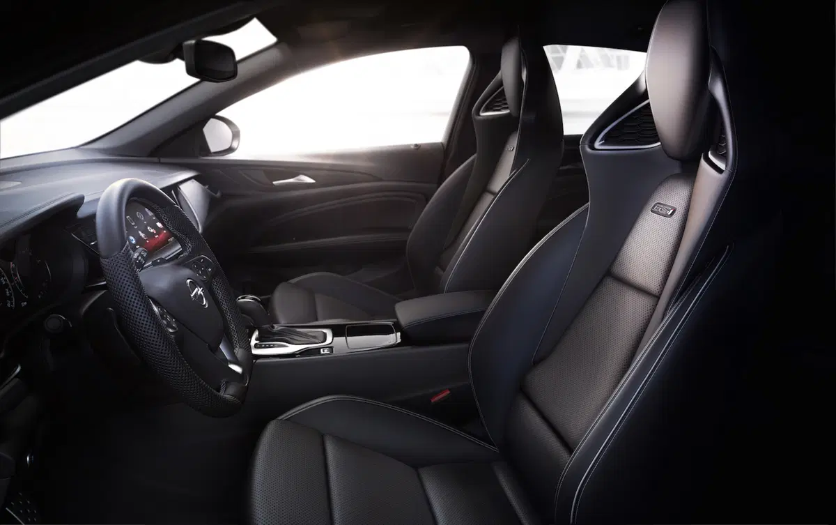 Opel Insignia GSi: 260 CV di puro divertimento (6)